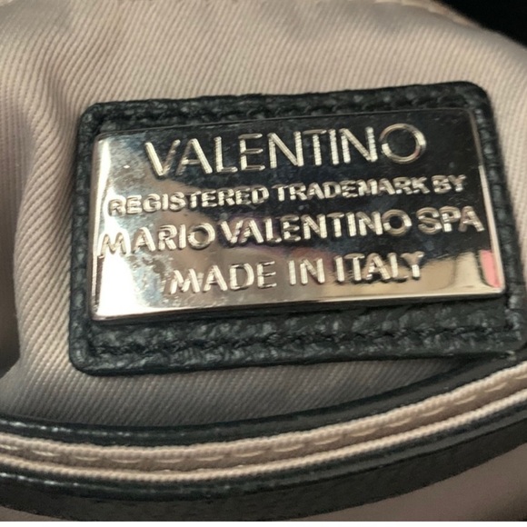 Mario Valentino crossbody bag. - Picture 3 of 8